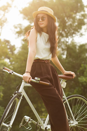 Cum sa arati bine pe bicicleta: 5 outfituri lejere Cum sa arati bine pe bicicleta: 5 outfituri lejere