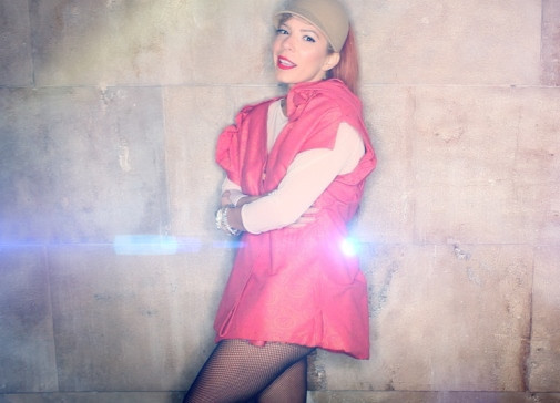 Videoclip foarte fashionist: Maria Radu le spune ,,Alo Videoclip foarte fashionist: Maria Radu le spune ,,Alo