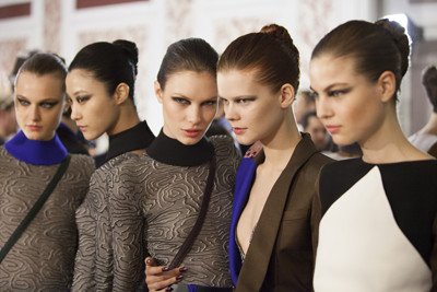 Secretele coafurilor de la Paris Fashion Week Secretele coafurilor de la Paris Fashion Week