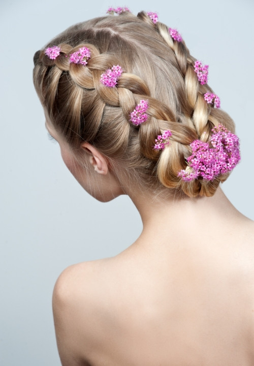 Hairstyle ELEGANT- PAR LUNG: 10 idei pentru nunta sau alte evenimente